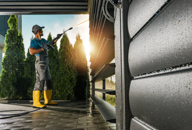 Best Animal Enclosure Cleaning  in Angwin, CA